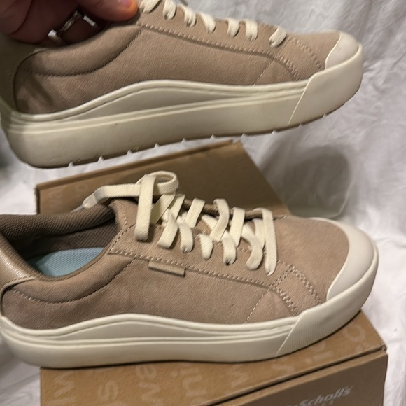 Dr. Scholl's Tan Sneakers - Picture 6 of 7